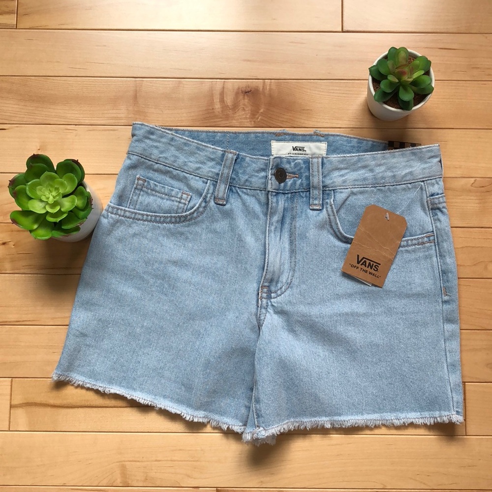 Vans “off the wall” boyfriend jean shorts